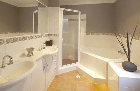 Avon Lodge Bribie Island - Accommodation NT 2