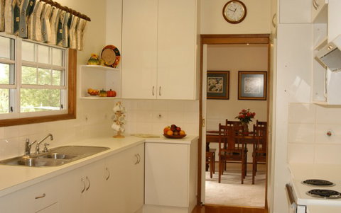 Birds 'n' Bloom Cottages - Accommodation NT 2