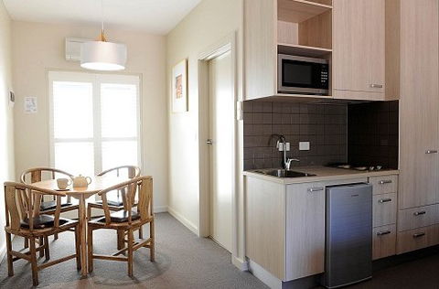 The Haus Studio Apartments - Accommodation NT 7