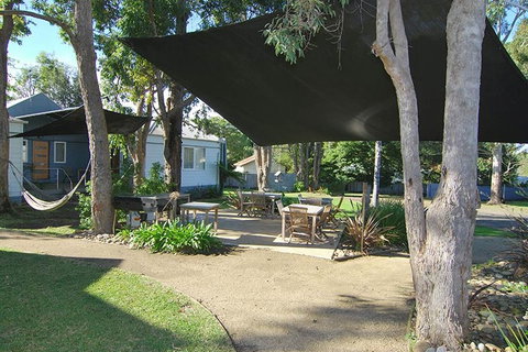 Huskisson Holiday Cabins - NT Tourism 3