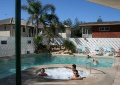 Burleigh Beach Tower - Accommodation NT 1