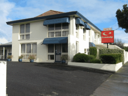 Econo Lodge Hacienda Motel - Accommodation NT