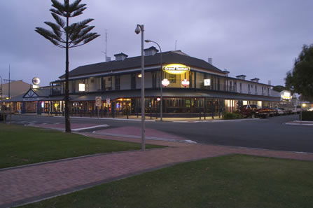 Grand Tasman Hotel - Accommodation NT 0