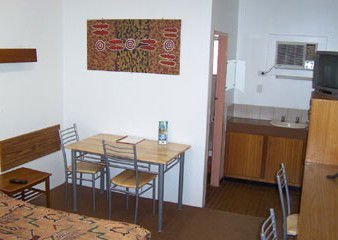 Safari Lodge Motel - Accommodation NT 2