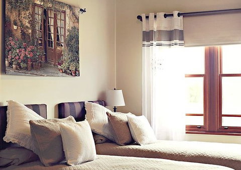 Redwing Farm - The Barn - Accommodation NT 2