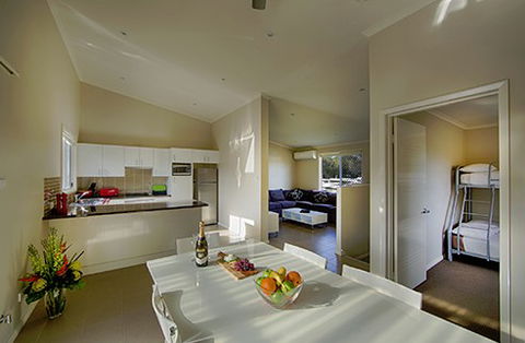 Middle Rock Holiday Resort - Accommodation NT 0