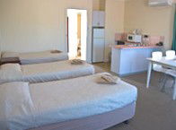 Lincoln Cottage Motor Inn - Accommodation NT 2