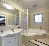 Comfort Inn And Suites Georgian Albury - Accommodation NT