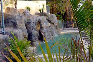 Crusoes Holiday Apartments - Accommodation NT 0