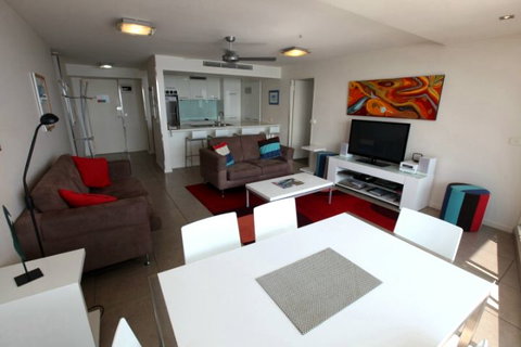 84 The Spit - Accommodation NT 6