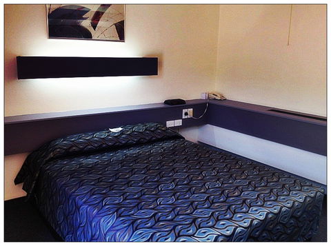 Emerald Meteor Motel - Accommodation NT 0