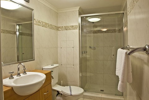 Aristocrat Apartments - Accommodation NT 4