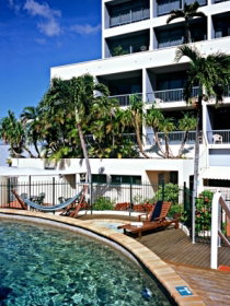 Cairns Sunshine Tower Hotel - NT Tourism 0