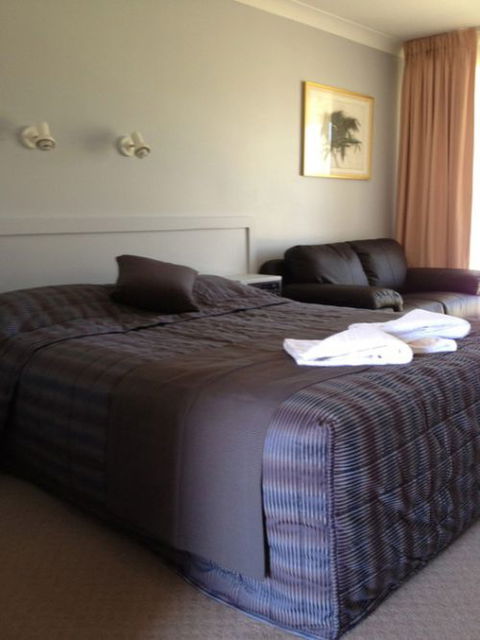 Town & Country Motor Inn Forbes - Accommodation NT 3