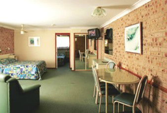 Cardiff Motor Inn - Accommodation NT 1