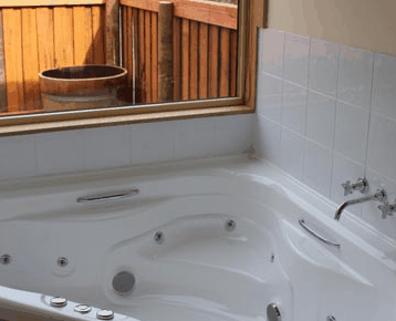 Tullah Lakeside Chalets - Accommodation NT 2