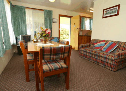 Sharonlee Strahan Villas - Accommodation NT 1