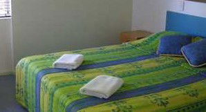 Noosa Parade Holiday Inn - Accommodation NT 0