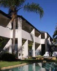 Noosa Parade Holiday Inn - Accommodation NT 2