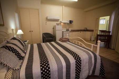 Millies Guesthouse & Serviced Apartments - NT Tourism 5