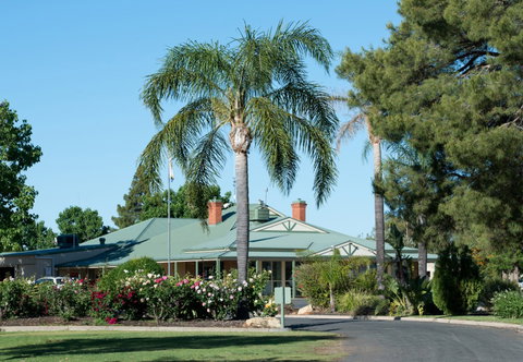 Berri Riverside Caravan Park - NT Tourism 1