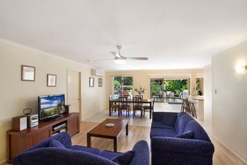 Sunshine Coast Escape - NT Tourism 4
