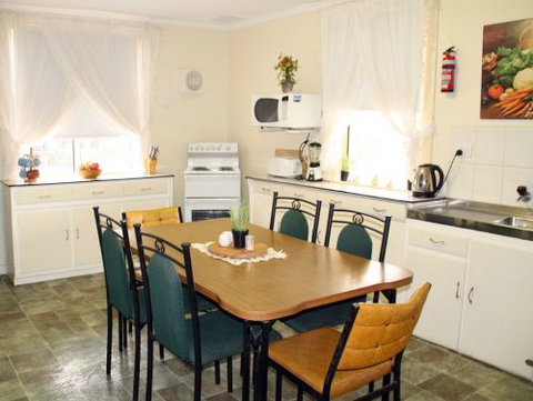 Executive Holiday Rental - Accommodation NT 4