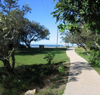 Raintrees On Moffat Beach - Accommodation NT