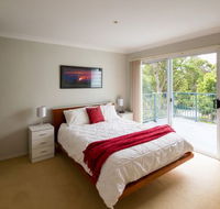 The Lake Limo - Accommodation NT