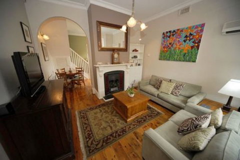 Emerald Inn - Stay Innercity - Accommodation NT 1