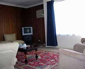 Black Opal Holiday Units - Accommodation NT 0