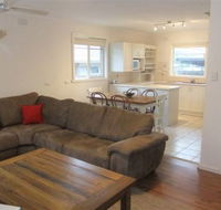 Rosebud Beach House on Kennington - Accommodation NT