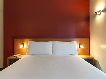 Ibis Melbourne Little Bourke Street - Accommodation NT 1