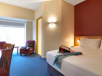 Ibis Melbourne Little Bourke Street - Accommodation NT 9