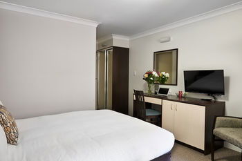 175 (formerly Wesley Lodge) - Accommodation NT 9