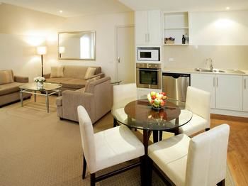 Grand Mercure The Hills Lodge - Accommodation NT 61