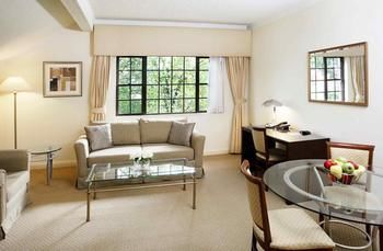 Grand Mercure The Hills Lodge - Accommodation NT 64