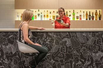 Ibis Melbourne Hotel And Apartments - Accommodation NT 4