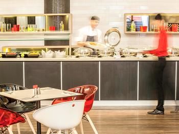 Ibis Melbourne Hotel And Apartments - Accommodation NT 60