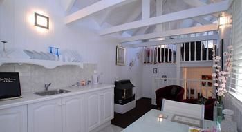 Annie Roe's Luxury Bed & Breakfast - Accommodation NT 24