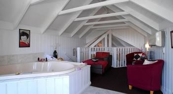 Annie Roe's Luxury Bed & Breakfast - Accommodation NT 28