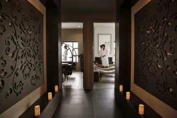 Chateau Elan - Accommodation NT 40