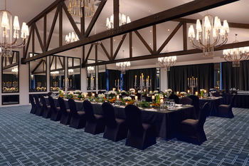 Chateau Elan - Accommodation NT 42