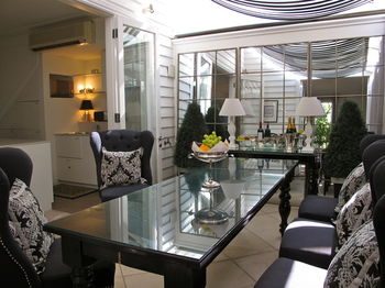 Andre's Mews Luxury Serviced Apartments - Accommodation NT 4