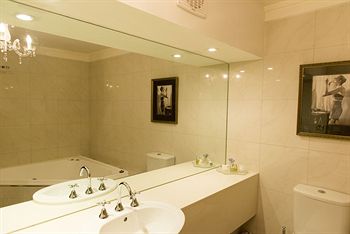 The Loft In The Mill Boutique Accommodation - NT Tourism 4