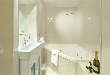 The Loft In The Mill Boutique Accommodation - NT Tourism 29