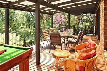 Holly Lodge - Accommodation NT 19