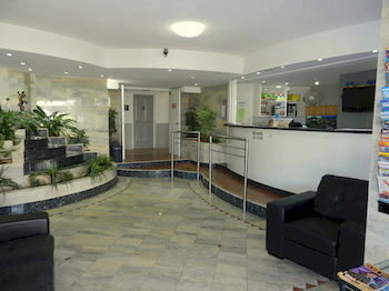 Beachside Resort - Kawana Waters - Accommodation NT 1