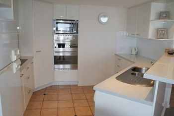 Beachside Resort - Kawana Waters - Accommodation NT 11