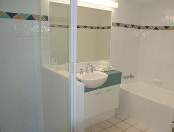 Beachside Resort - Kawana Waters - Accommodation NT 17